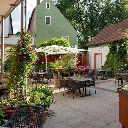 Wirtshaus & Hotel Goldener Greif Edelsfeld Eksteriør bilde