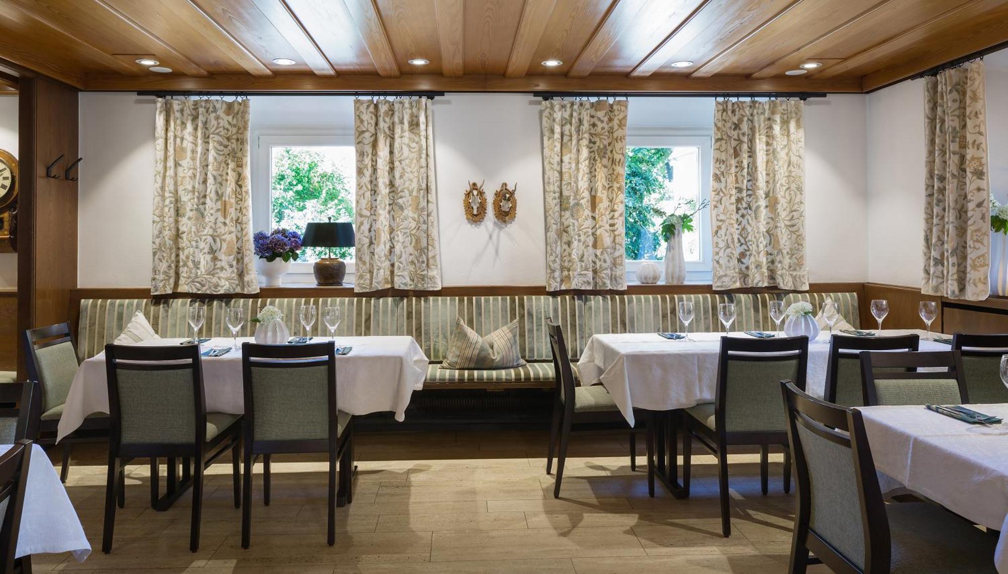 Wirtshaus & Hotel Goldener Greif Edelsfeld Eksteriør bilde