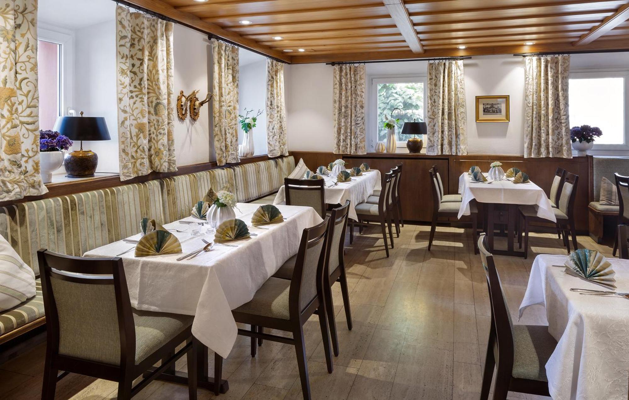 Wirtshaus & Hotel Goldener Greif Edelsfeld Eksteriør bilde